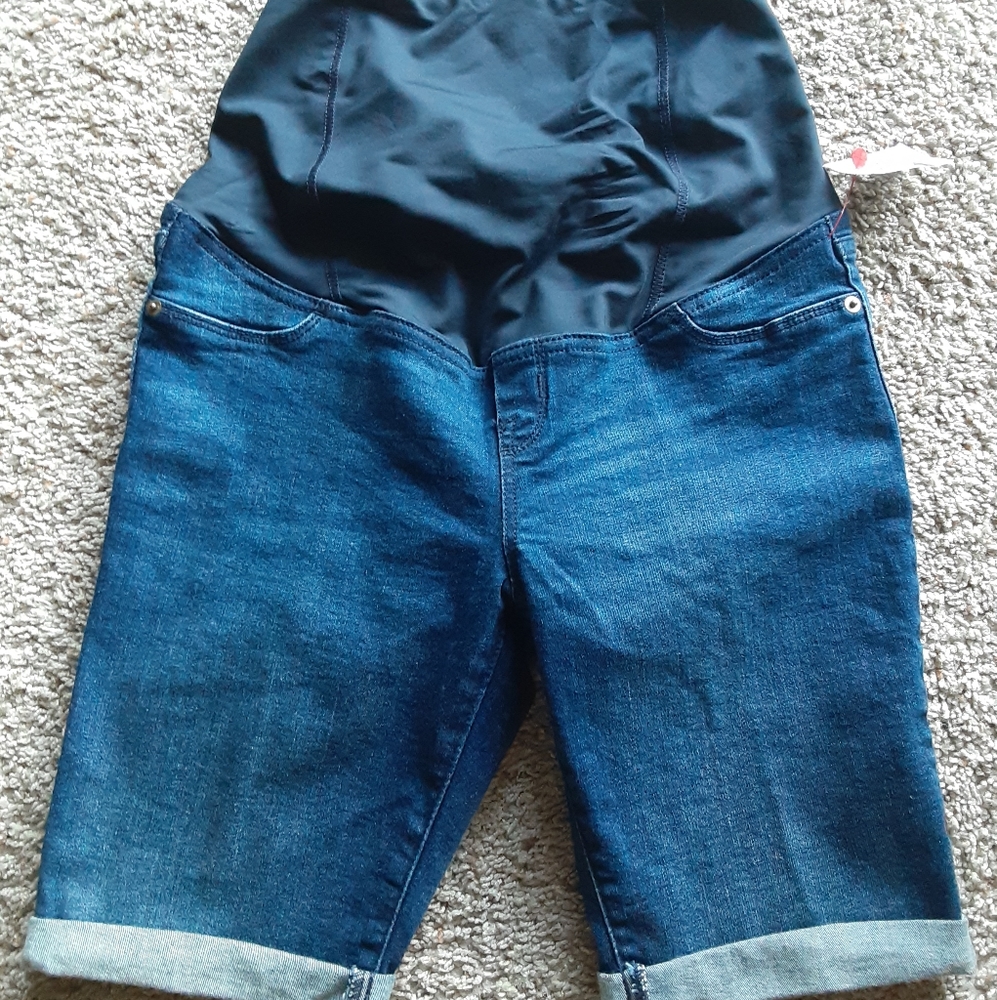 Isabel Maternity Denim short!